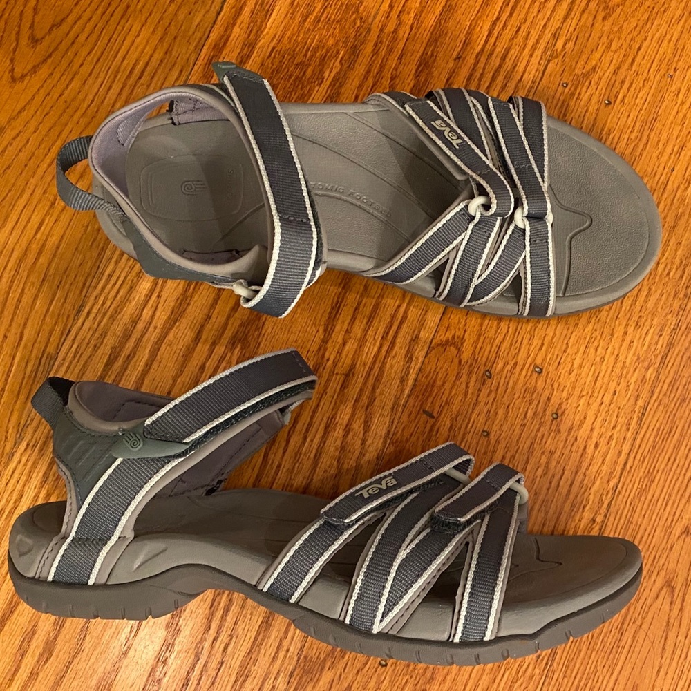 EUC Teva Sandal, Gray